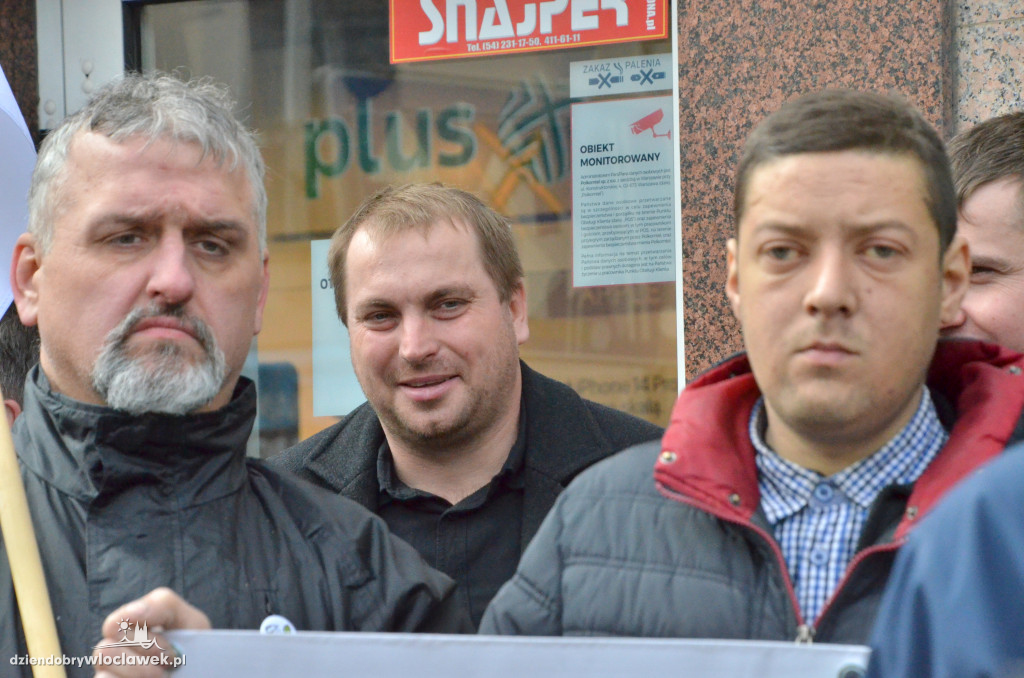 Protest Agrounii przed biurem Gembickiej