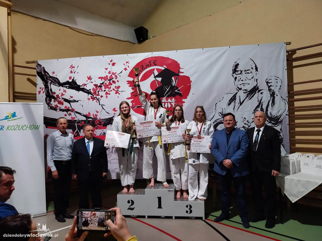 Karatecy z czterema medalami