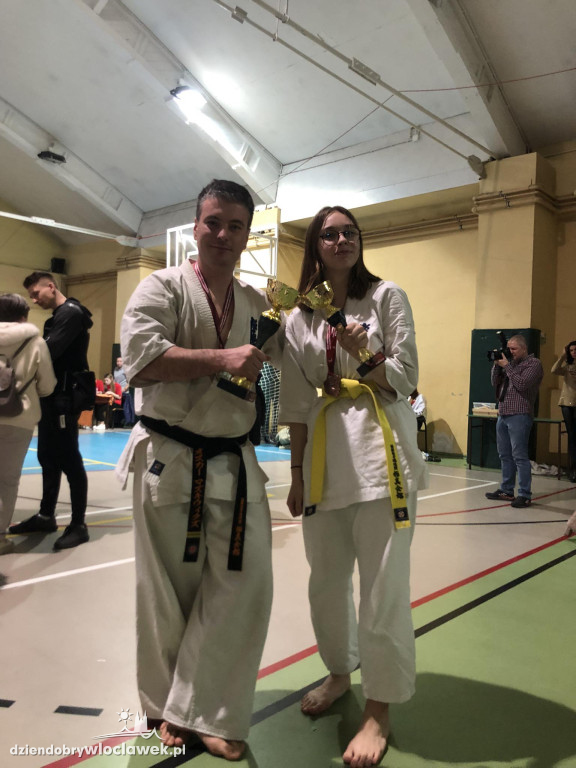 Karatecy z czterema medalami