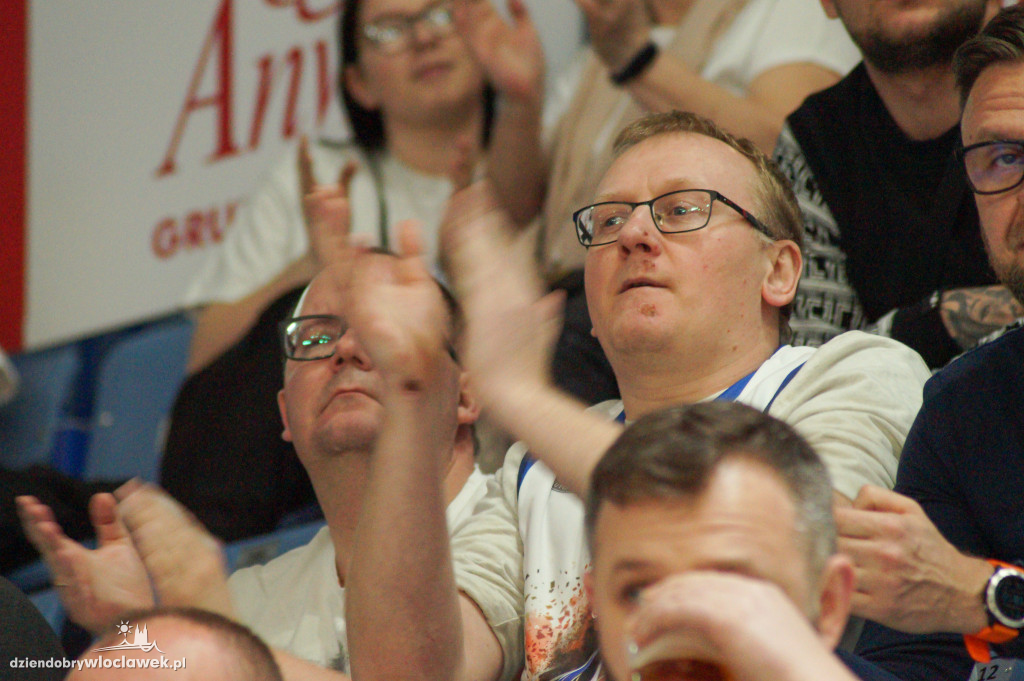 Kibice na meczu anwil vs Karhu