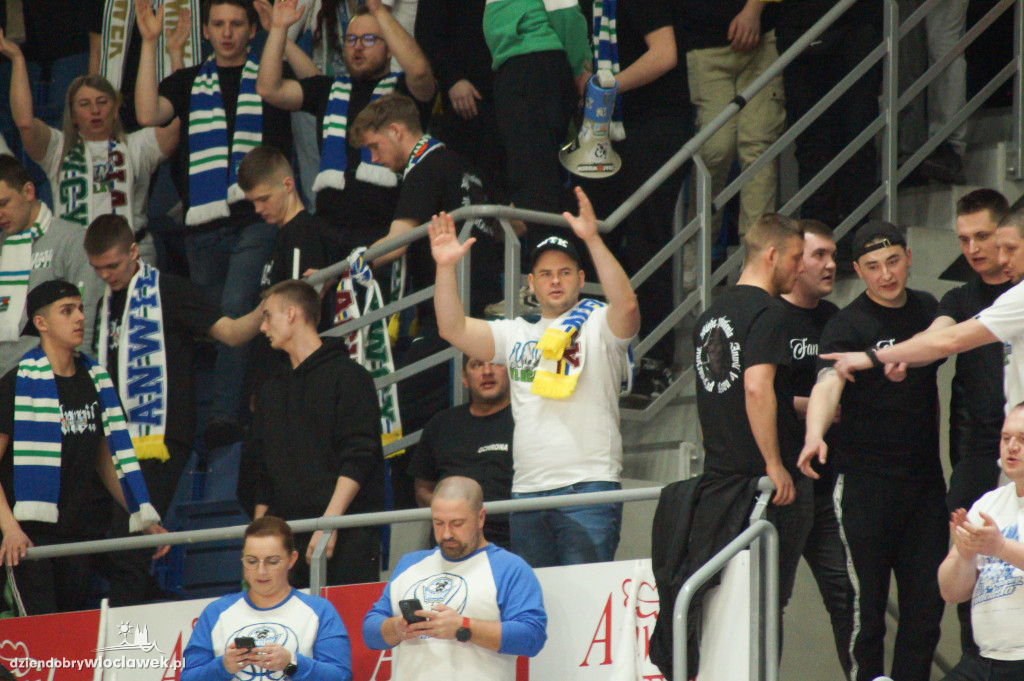 Kibice na meczu anwil vs Karhu