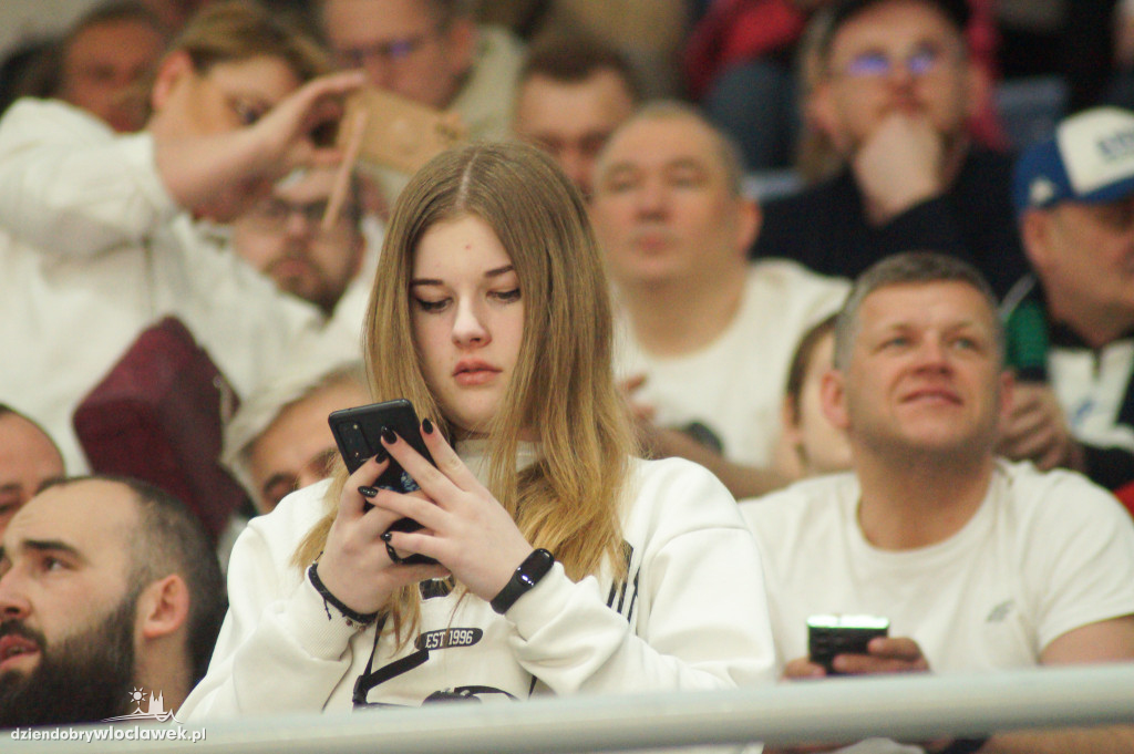 Kibice na meczu anwil vs Karhu