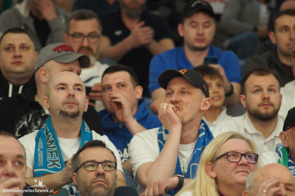 Kibice na meczu anwil vs Karhu