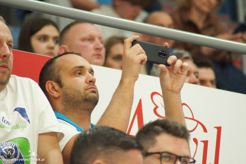 Kibice na meczu anwil vs Karhu