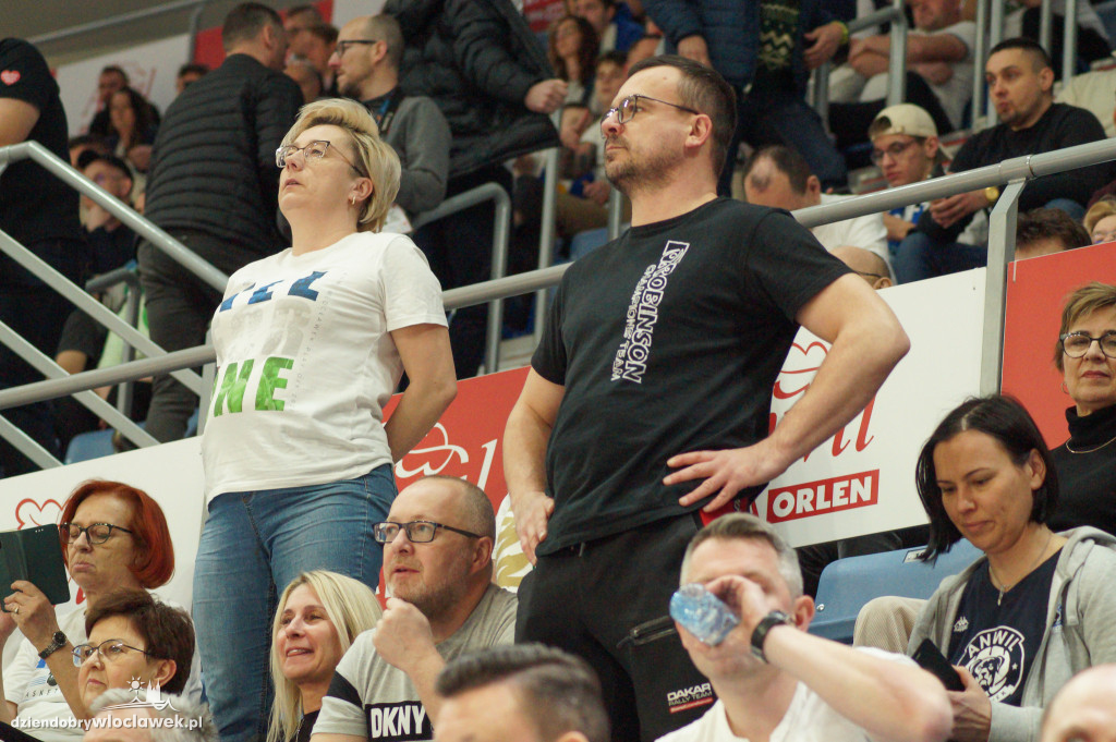 Kibice na meczu anwil vs Karhu