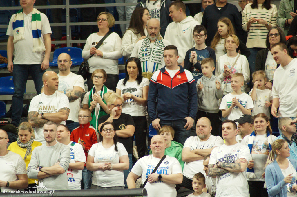 Kibice na meczu anwil vs Karhu