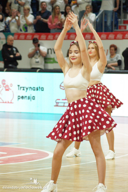 Cheerleaderki na meczu Anwil vs Karhu Basket