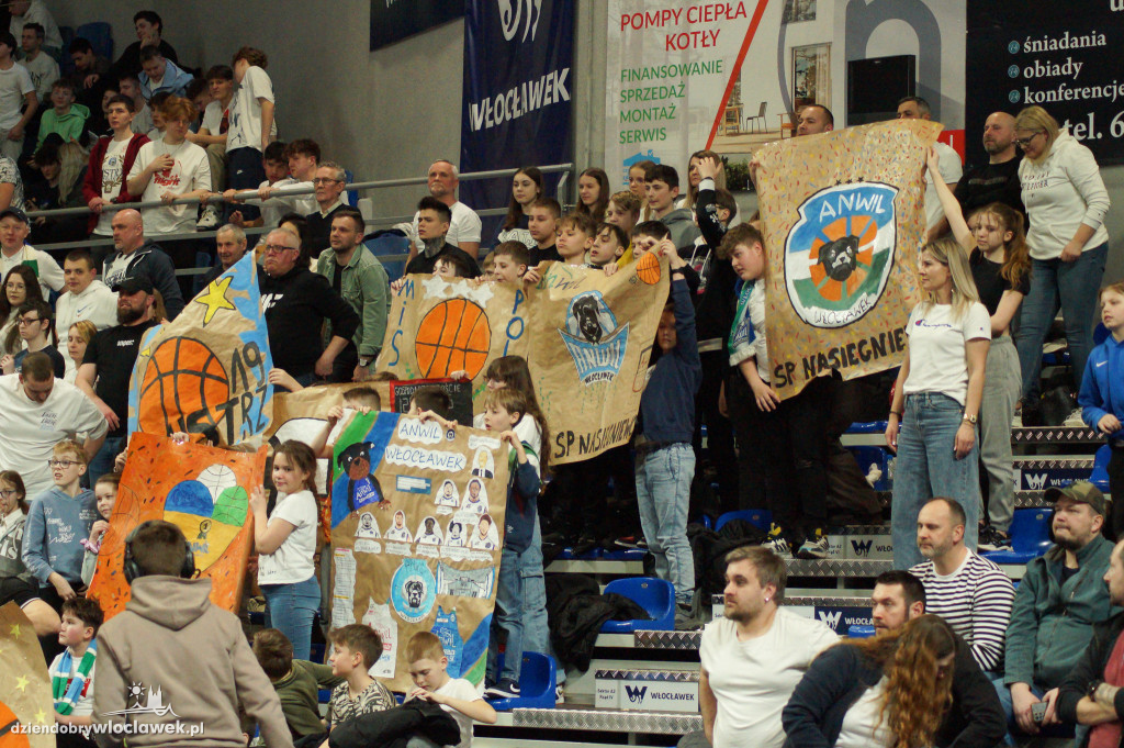 Kibice na meczu anwil vs Karhu