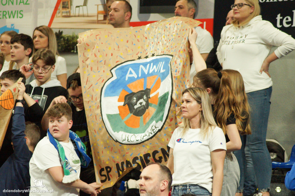 Kibice na meczu anwil vs Karhu