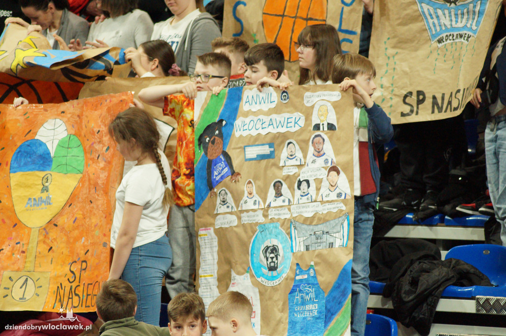 Kibice na meczu anwil vs Karhu