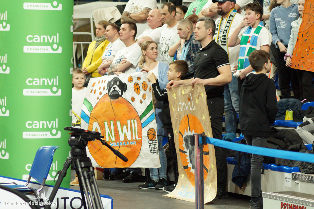 Kibice na meczu anwil vs Karhu