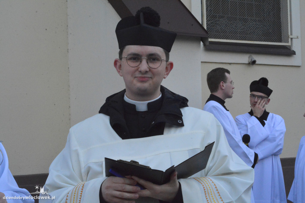 Droga Krzyżowa z klasztoru do katedry
