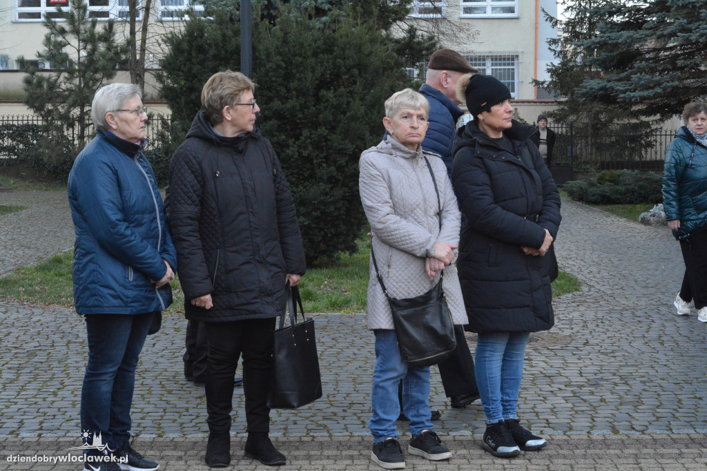 Droga Krzyżowa z klasztoru do katedry