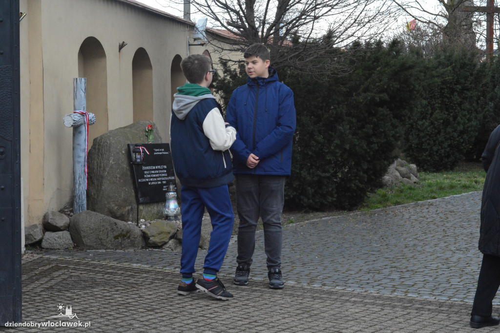 Droga Krzyżowa z klasztoru do katedry