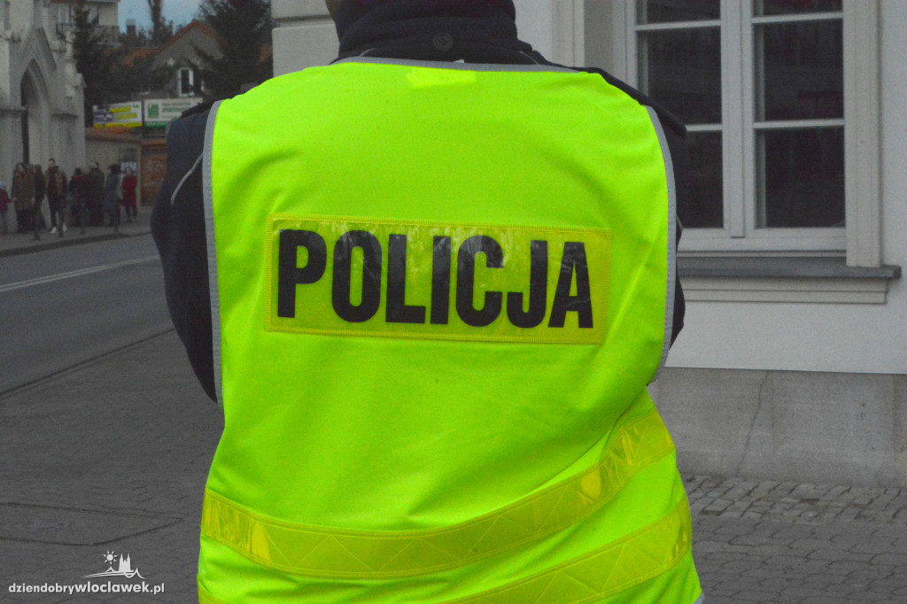 Droga Krzyżowa z klasztoru do katedry