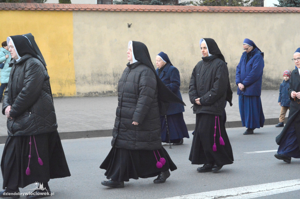 Droga Krzyżowa z klasztoru do katedry