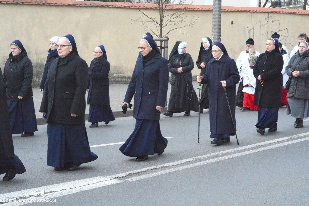 Droga Krzyżowa z klasztoru do katedry