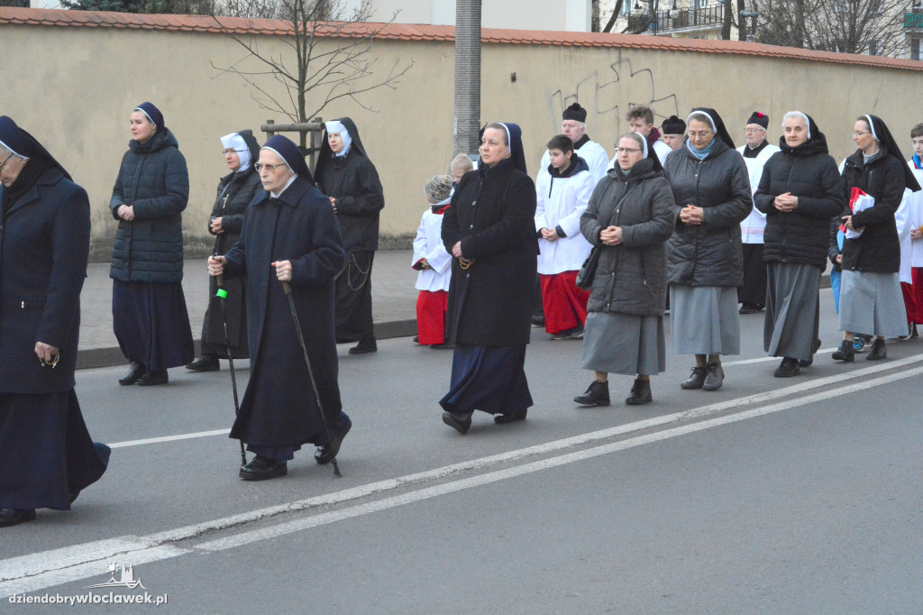 Droga Krzyżowa z klasztoru do katedry