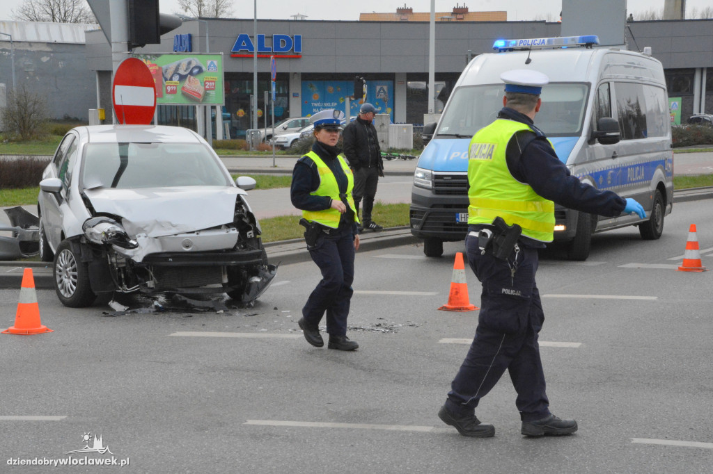 Wypadek? Fiat zderzył się z BMW