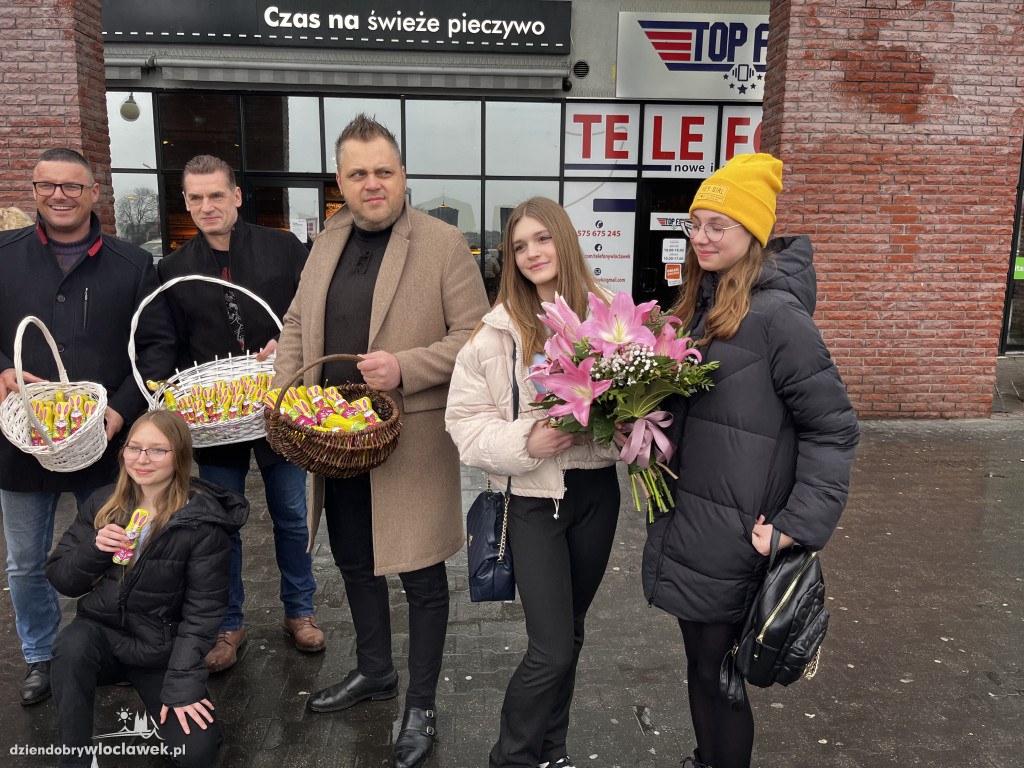 Radni PO rozdawali zające wielkanocne