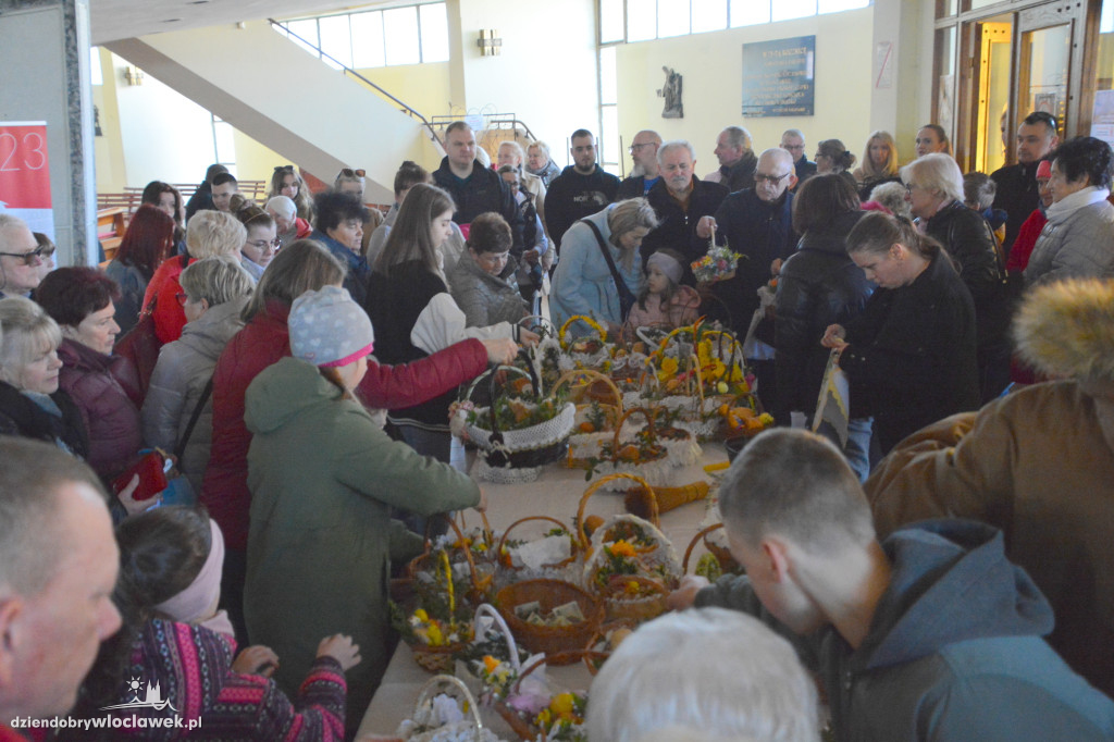 Święcenie pokarmów w parafii przy Ostrowskiej