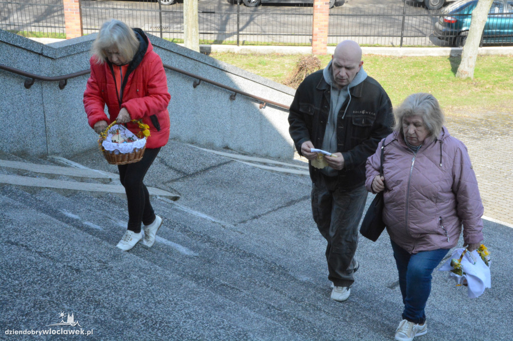 Święcenie pokarmów w parafii przy Ostrowskiej