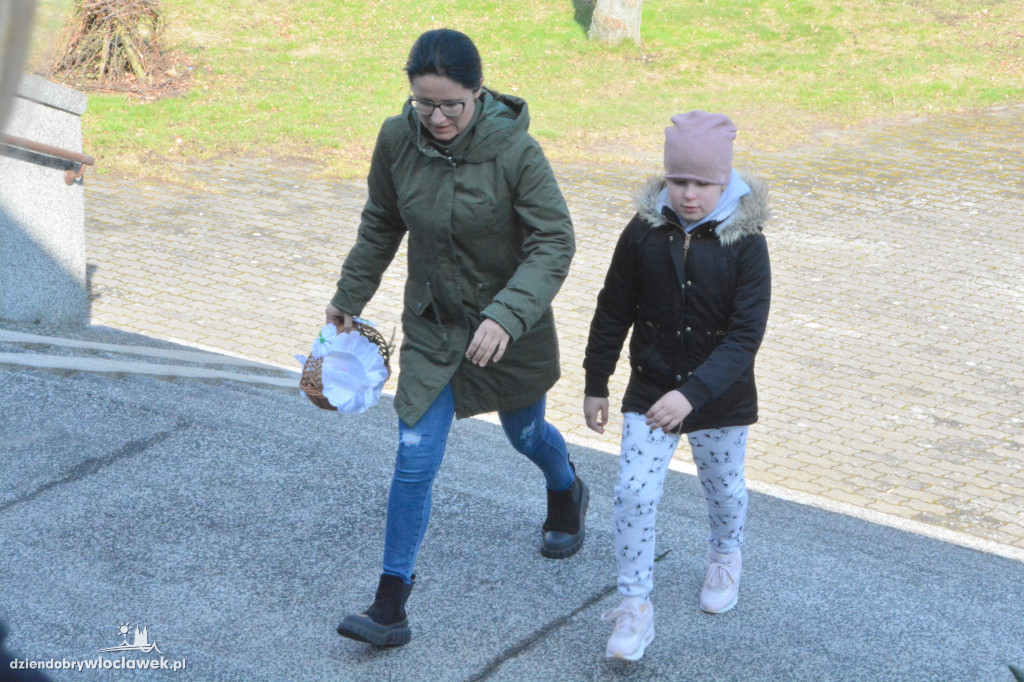 Święcenie pokarmów w parafii przy Ostrowskiej