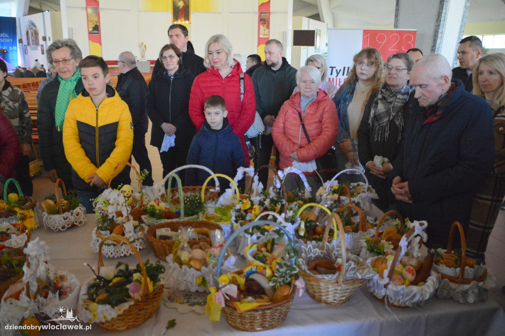 Święcenie pokarmów w parafii przy Ostrowskiej
