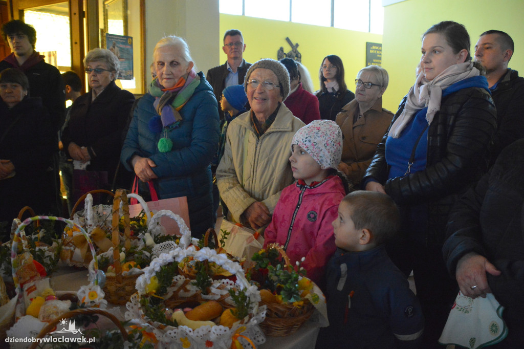 Święcenie pokarmów w parafii przy Ostrowskiej