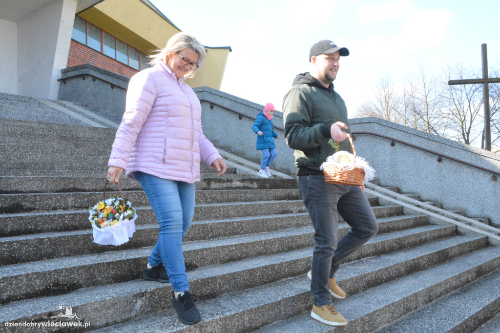 Święcenie pokarmów w parafii przy Ostrowskiej