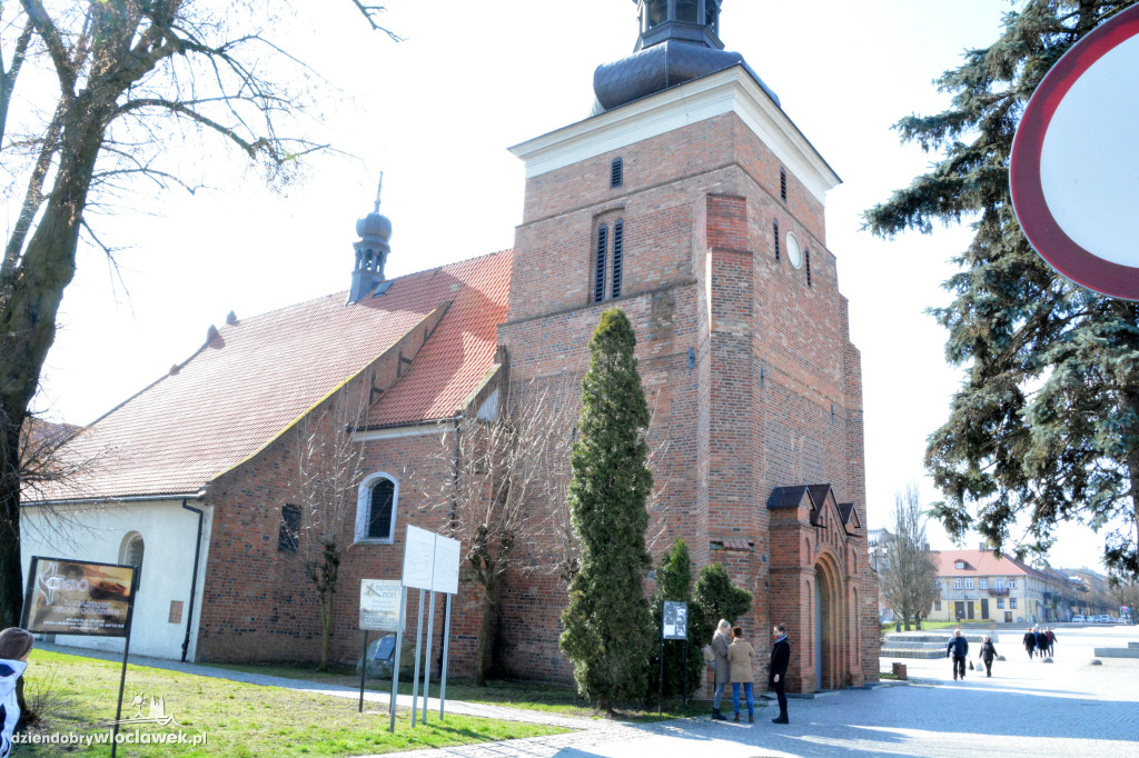 Wielkanoc 2023: Groby Pańskie w kościołach