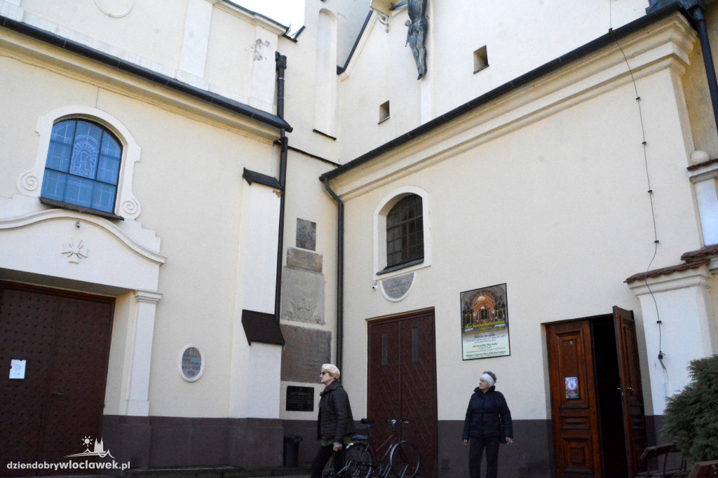 Wielkanoc 2023: Groby Pańskie w kościołach