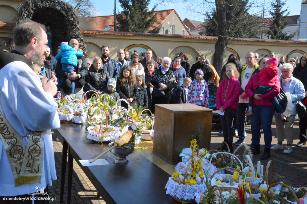 Święcenie pokarmów w klasztorze