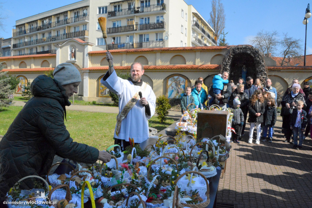 Święcenie pokarmów w klasztorze