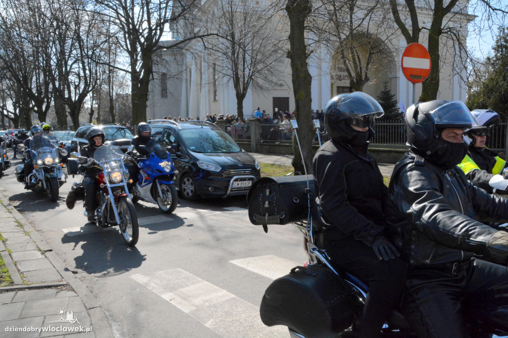 Wielkanoc 2023 : Motoświęconka w parafii Stanisława