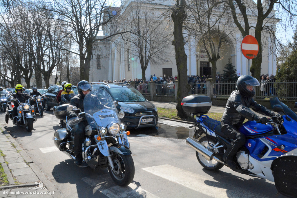 Wielkanoc 2023 : Motoświęconka w parafii Stanisława