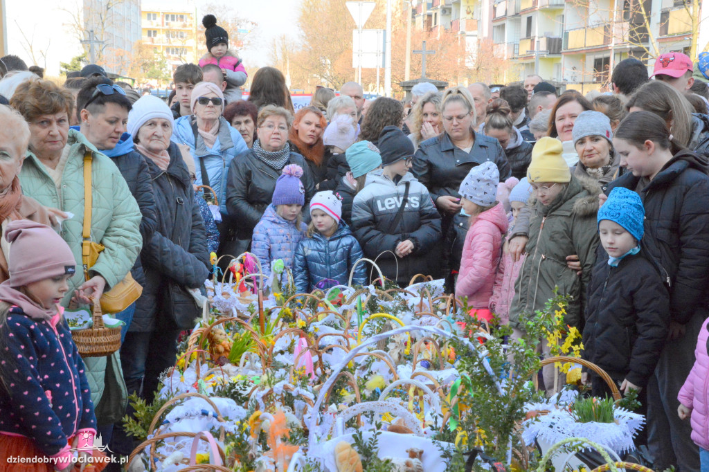 Wielkanoc 2023 : Motoświęconka w parafii Stanisława
