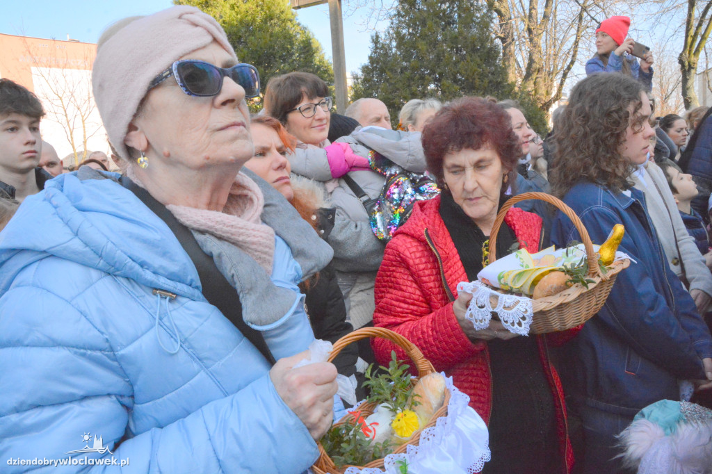 Wielkanoc 2023 : Motoświęconka w parafii Stanisława