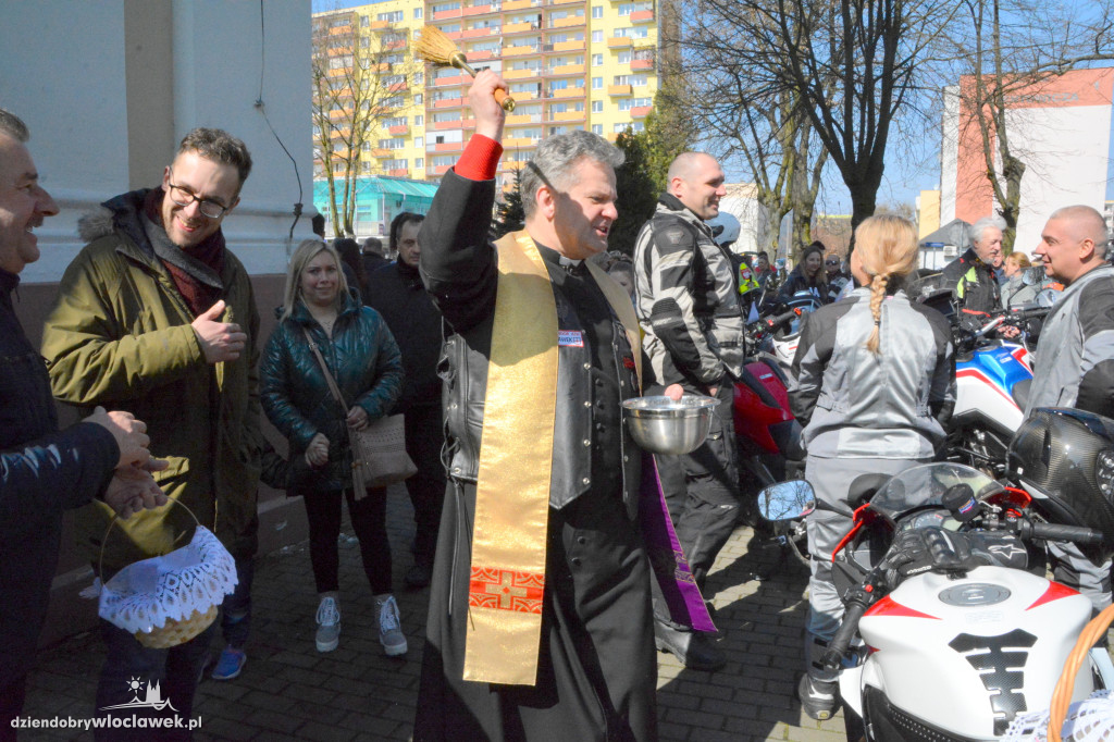 Wielkanoc 2023 : Motoświęconka w parafii Stanisława