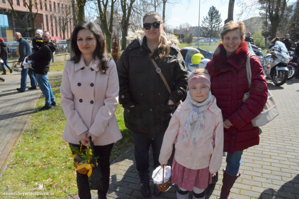 Wielkanoc 2023 : Motoświęconka w parafii Stanisława