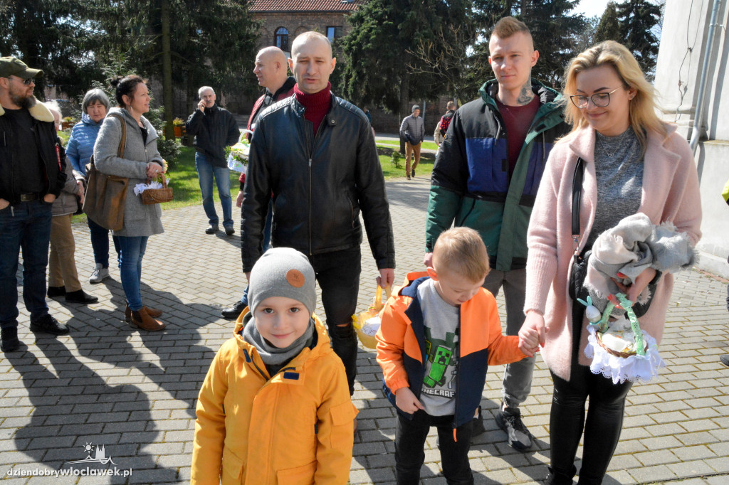 Wielkanoc 2023 : Motoświęconka w parafii Stanisława