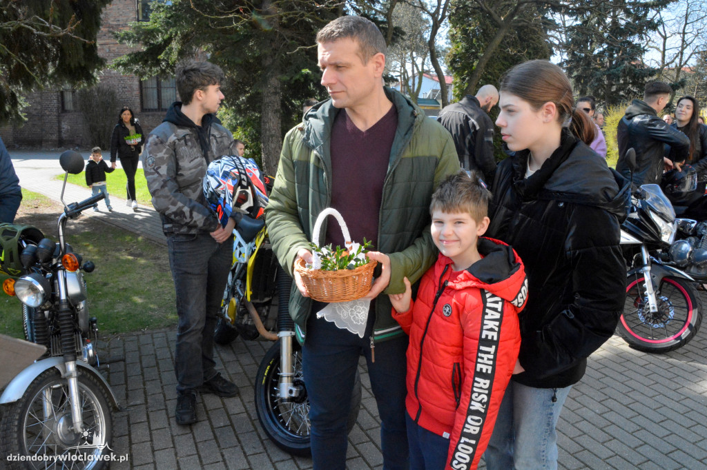 Wielkanoc 2023 : Motoświęconka w parafii Stanisława