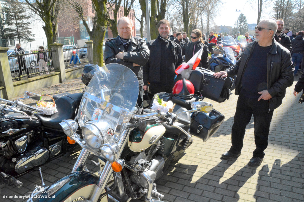 Wielkanoc 2023 : Motoświęconka w parafii Stanisława