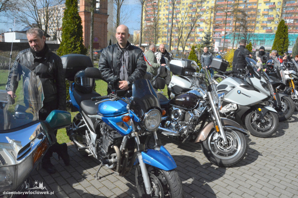 Wielkanoc 2023 : Motoświęconka w parafii Stanisława