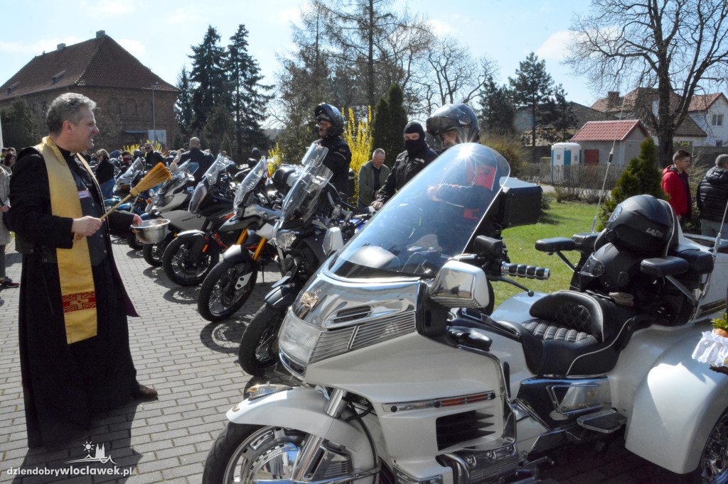 Wielkanoc 2023 : Motoświęconka w parafii Stanisława