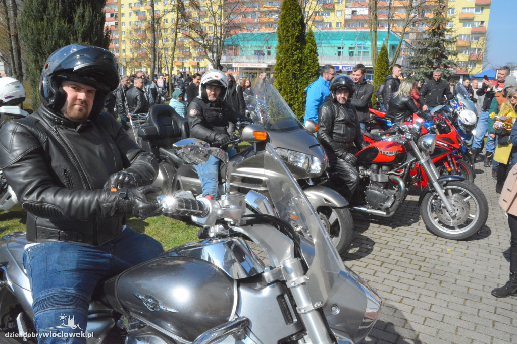 Wielkanoc 2023 : Motoświęconka w parafii Stanisława