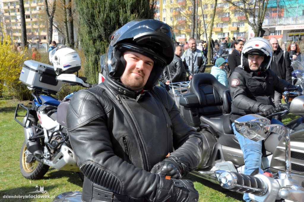 Wielkanoc 2023 : Motoświęconka w parafii Stanisława