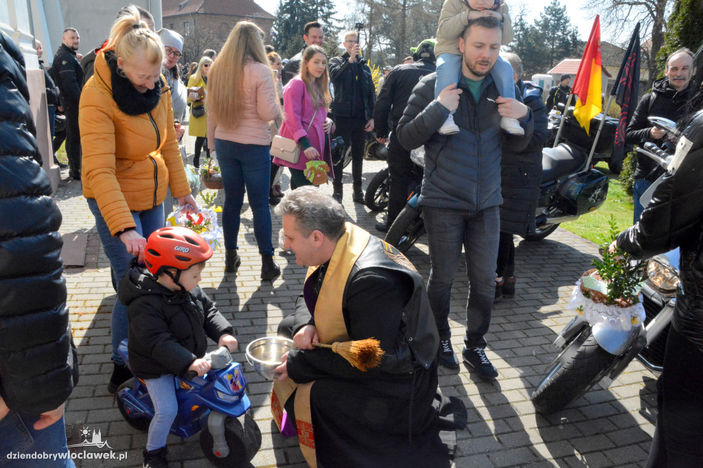 Wielkanoc 2023 : Motoświęconka w parafii Stanisława