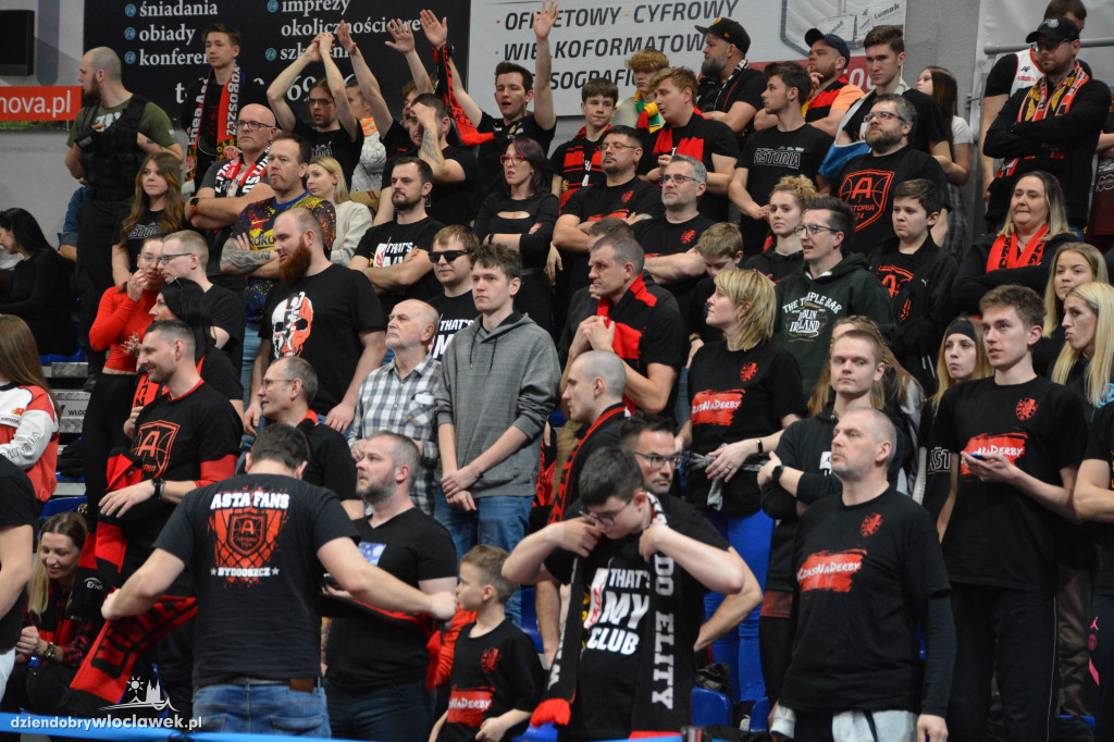 Kibice na meczu Anwil - Astoria