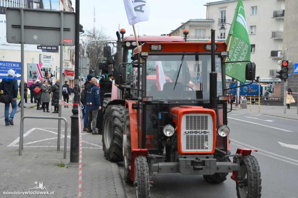 Agrounia zablokowała al. Chopina